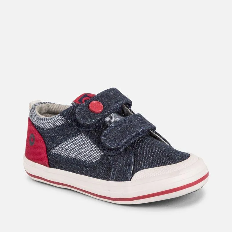 Canvas trainers for baby boy