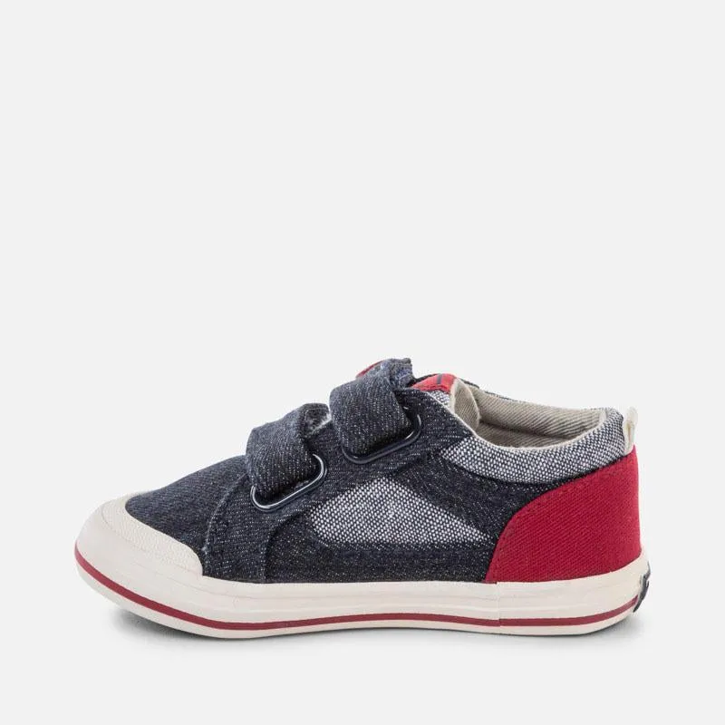 Canvas trainers for baby boy