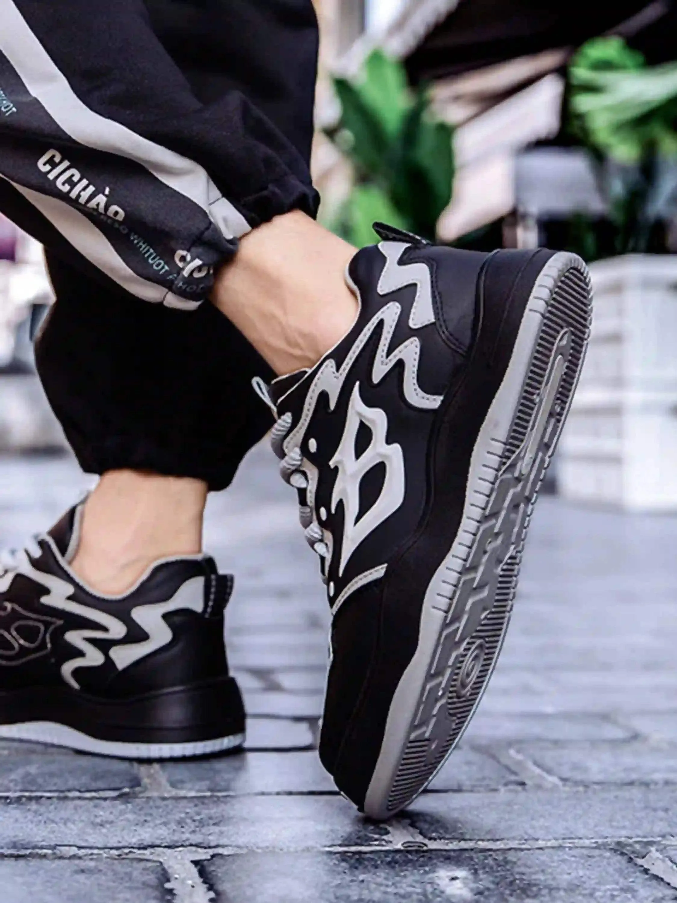 Disguisen Hip-Hop American Dad Shoes