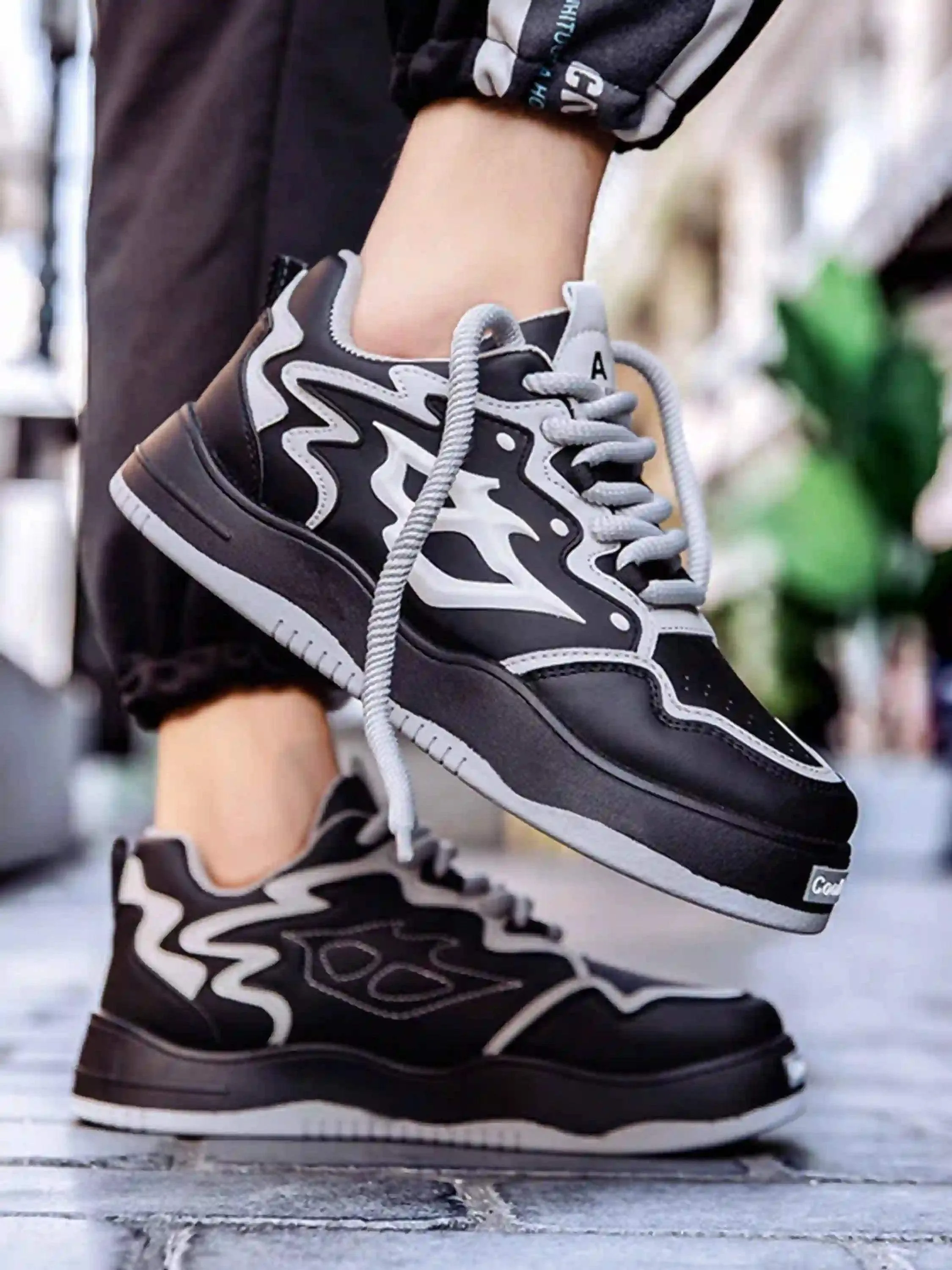 Disguisen Hip-Hop American Dad Shoes