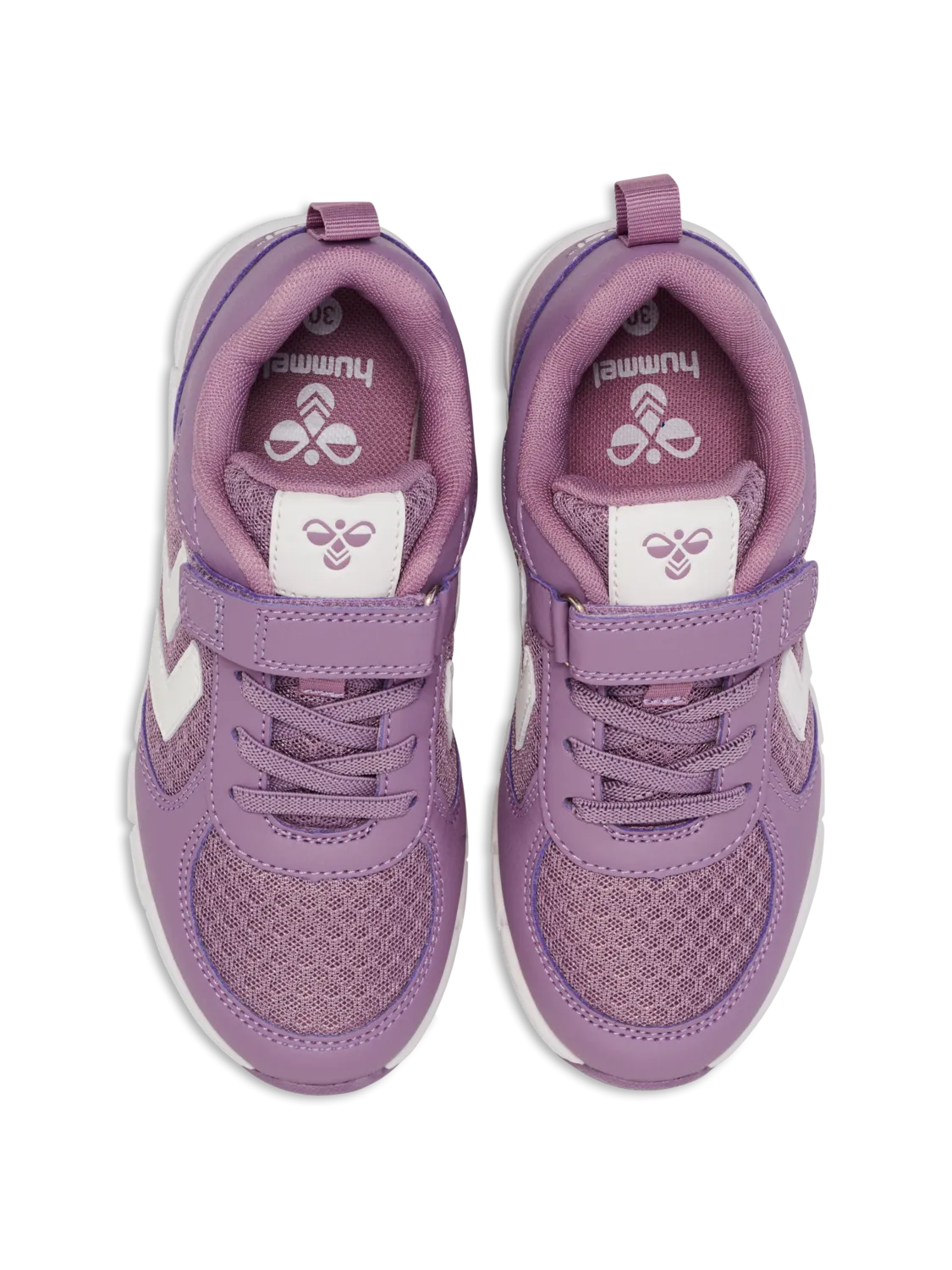 <p>Sneakers</p>
