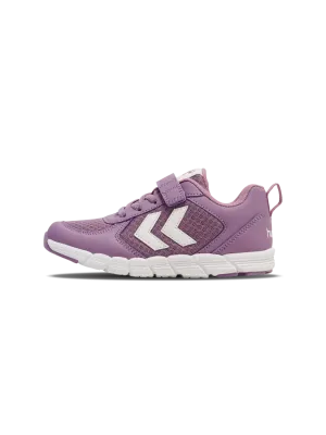 <p>Sneakers</p>