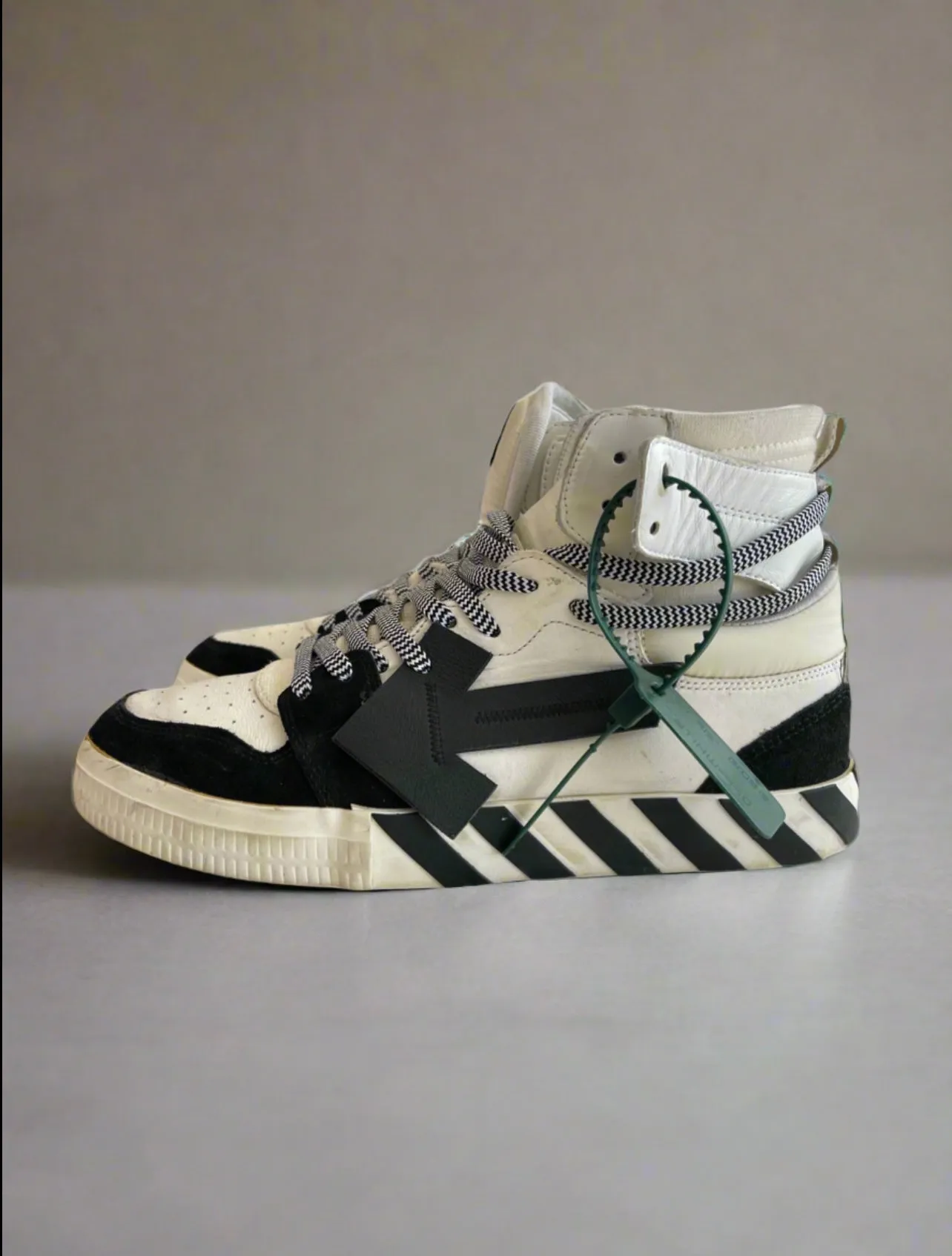 Off White High Top Vulcanized Leather - Size 43