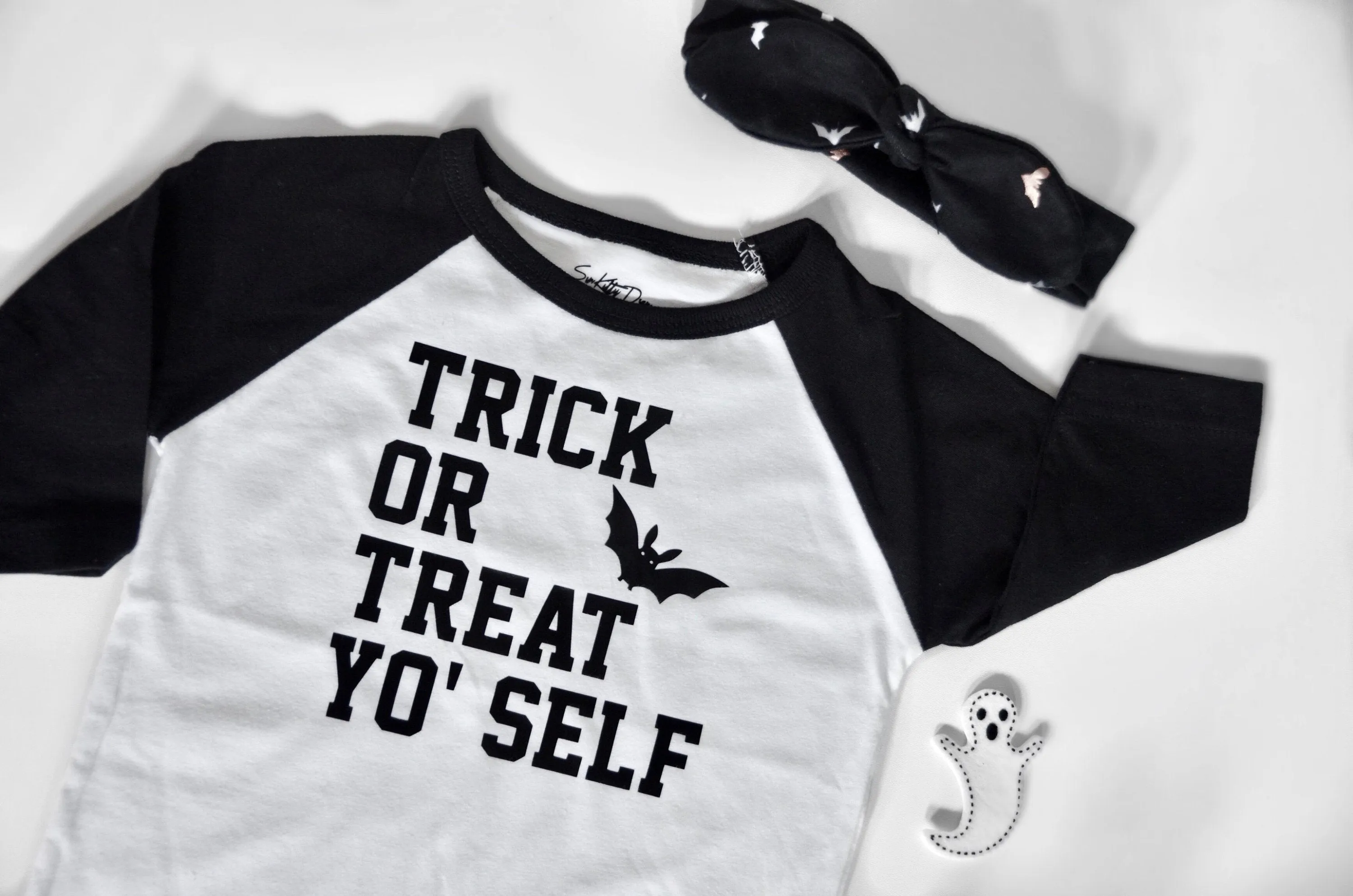 Trick or treat youself / Halloween Shirt / Kids Shirt / Trick or Treat T-Shirt / Toddler Halloween / Gift / Hip Hop / baseball shirt
